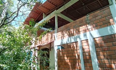 Quizás ahora solo buscas un lugar tranquilo junto al río y una casa de campo para disfrutar la vida junto a quienes más amas.