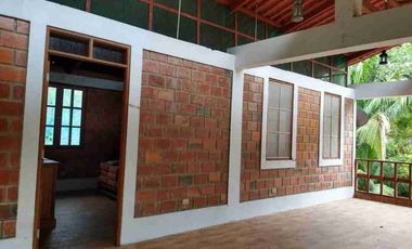 Quizás ahora solo buscas un lugar tranquilo junto al río y una casa de campo para disfrutar la vida junto a quienes más amas.