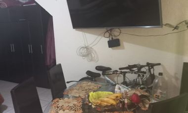 VENDO CASA COMERCIAL
