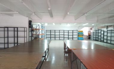 45986 Bodega en arriendo en el sector Villa Central
