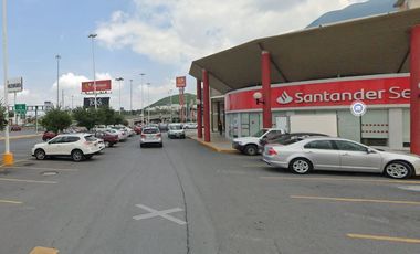 ¡¡Invierte Inteligente, Compra en Remate!! Venta de Hermosa Casa en Exclusiva Zona, Col. La Herradura, Guadalupe, Nuevo León.