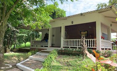VENDO UNA HECTAREA EN RESTREPO META CON CASA QUINTA