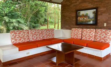 VENDO UNA HECTAREA EN RESTREPO META CON CASA QUINTA