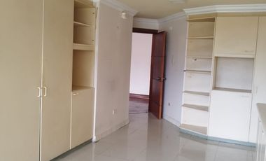 VENTA DEPARTAMENTO TRES DORMITORIOS SECTOR EL BOSQUE QUITO ECUADOR