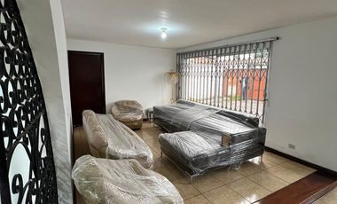 Vendo Hermosa Casa Remodelada - San Borja