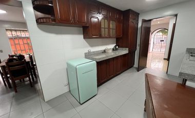 Vendo Hermosa Casa Remodelada - San Borja