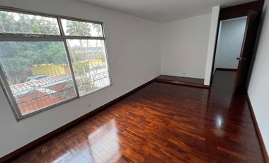 Vendo Hermosa Casa Remodelada - San Borja