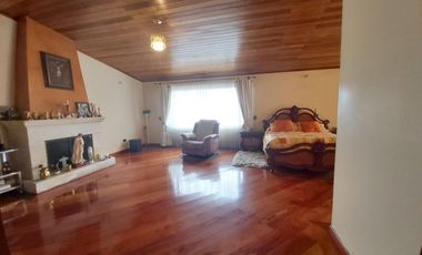 CASA CLUB EN VENTA GUAYMARAL BOGOTA