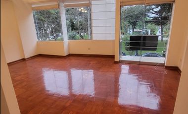 En venta este hermoso departamento ubicado en el 2do piso en San Borja Sur