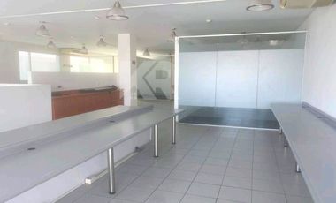 LOCAL COMERCIAL DE 271 METROS EN PLAZA CORPORATIVA