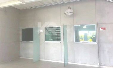 LOCAL COMERCIAL DE 271 METROS EN PLAZA CORPORATIVA