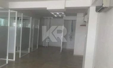 LOCAL COMERCIAL DE 80 METROS EN PLAZA CORPORATIVA