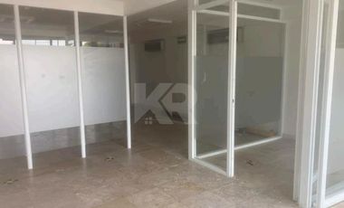 LOCAL COMERCIAL DE 80 METROS EN PLAZA CORPORATIVA