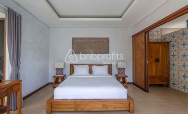 Sayan Enchantment 2-Bedroom Villa with Freehold Title