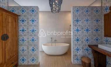 Sayan Enchantment 2-Bedroom Villa with Freehold Title
