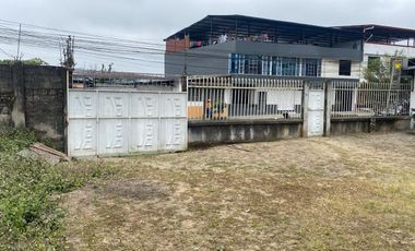 vendo casa por el banco del pichincha del indio colorado