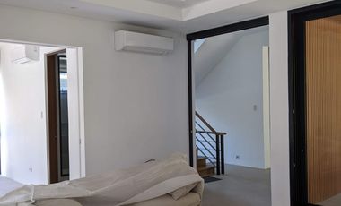 CL - FOR SALE: 4-Bedroom Single-Family House at Palms Pointe Village, Muntinlupa