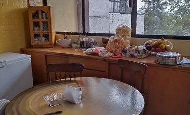 POR EL CENTRO COMERCIAL CASA EN VARIOS NIVELES