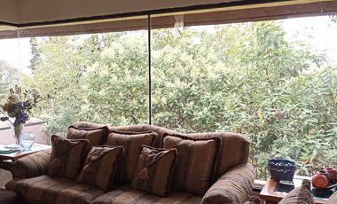 POR EL CENTRO COMERCIAL CASA EN VARIOS NIVELES