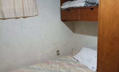 POR EL CENTRO COMERCIAL CASA EN VARIOS NIVELES