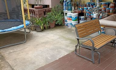 POR EL CENTRO COMERCIAL CASA EN VARIOS NIVELES