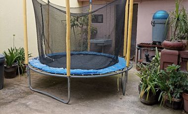 POR EL CENTRO COMERCIAL CASA EN VARIOS NIVELES