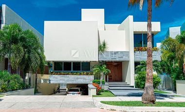 Casa en Venta, Zona Hotelera, Cancún, Benito Juarez, Quintana Roo.