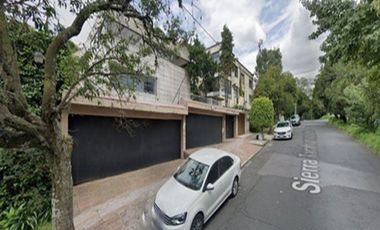 ¡¡CASA EN LA COLONIA LOMAS DE CHAPULTEPEC APROVECHA OPORTUNIDAD!!