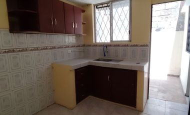 VENDO CASA CONJUNTO HABITACIONAL TERRAZAS DEL PICHINCHA, Sector La Mena, Sur de Quito.