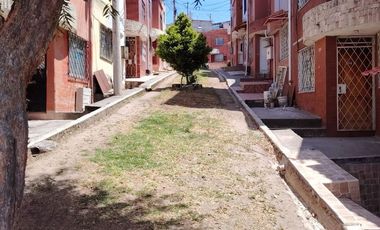 VENDO CASA CONJUNTO HABITACIONAL TERRAZAS DEL PICHINCHA, Sector La Mena, Sur de Quito.