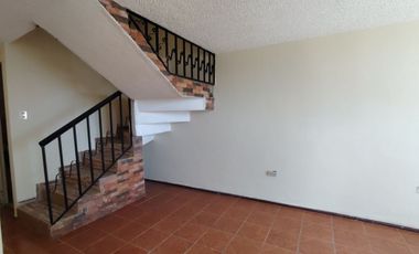 VENDO CASA CONJUNTO HABITACIONAL TERRAZAS DEL PICHINCHA, Sector La Mena, Sur de Quito.