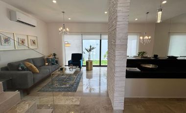 CASA EN VENTA EN CANCÚN, QUINTANA ROO, RESIDENCIAL ARBOLADA, ZONA HUAYACÁN, OPORTUNIDAD