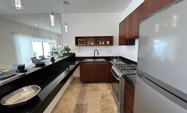 CASA EN VENTA EN CANCÚN, QUINTANA ROO, RESIDENCIAL ARBOLADA, ZONA HUAYACÁN, OPORTUNIDAD