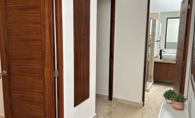 CASA EN VENTA EN CANCÚN, QUINTANA ROO, RESIDENCIAL ARBOLADA, ZONA HUAYACÁN, OPORTUNIDAD