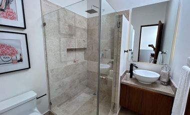 CASA EN VENTA EN CANCÚN, QUINTANA ROO, RESIDENCIAL ARBOLADA, ZONA HUAYACÁN, OPORTUNIDAD
