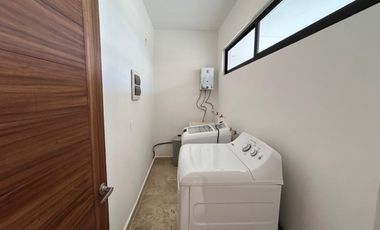 CASA EN VENTA EN CANCÚN, QUINTANA ROO, RESIDENCIAL ARBOLADA, ZONA HUAYACÁN, OPORTUNIDAD