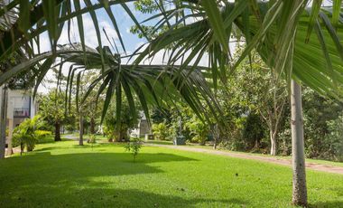 CASA EN VENTA EN CANCÚN, QUINTANA ROO, RESIDENCIAL ARBOLADA, ZONA HUAYACÁN, OPORTUNIDAD
