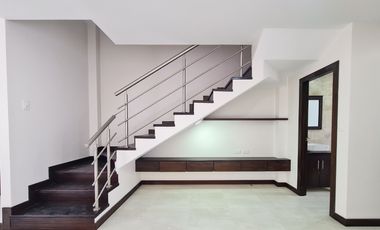 Casa en venta en sector la Argelia a pasos de la Universidad nacional de Loja al sur de la ciudad de Loja