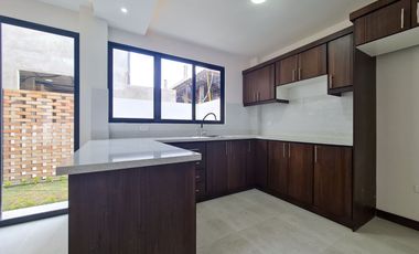 Casa en venta en sector la Argelia a pasos de la Universidad nacional de Loja al sur de la ciudad de Loja