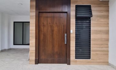 Casa en venta en sector la Argelia a pasos de la Universidad nacional de Loja al sur de la ciudad de Loja