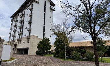 RENTA. Cumbres del Lago - Departamento con amenidades y 3 recamaras