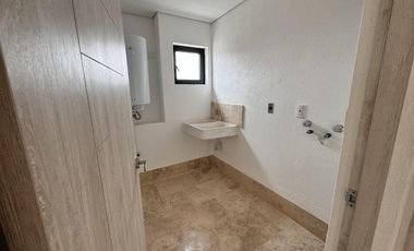 RENTA. Cumbres del Lago - Departamento con amenidades y 3 recamaras