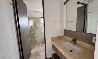 RENTA. Cumbres del Lago - Departamento con amenidades y 3 recamaras