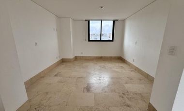 RENTA. Cumbres del Lago - Departamento en planta baja de 3 recamaras