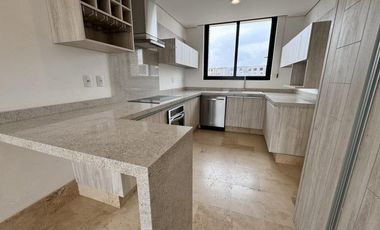 Cumbres del Lago - Departamento en planta baja de 3 recamaras. RENTA