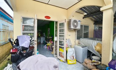ขายด่วน! บ้านเดี่ยวชั้นเดียว ทำเลดี ใกล้คลอง 8 ธัญบุรี เนื้อที่ 26 ตารางวา พื้นที่ใช้สอย 90 ตารางเมตร 2 ห้องนอน 1 ห้องน้ำ 2 ที่จอดรถ ถนนหน้าบ้านกว้าง