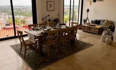 Penthouse con amenidades y 3 recamaras. RENTA - Cumbres del Lago