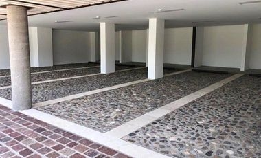 Penthouse con amenidades y 3 recamaras. RENTA - Cumbres del Lago