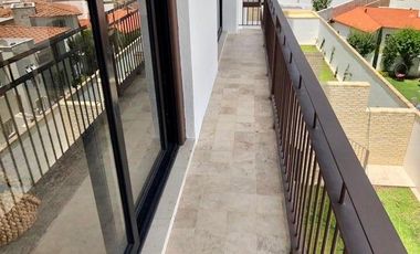 Penthouse con amenidades y 3 recamaras. RENTA - Cumbres del Lago