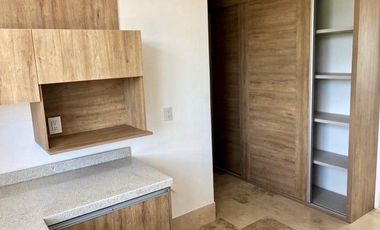 Penthouse con amenidades y 3 recamaras. RENTA - Cumbres del Lago